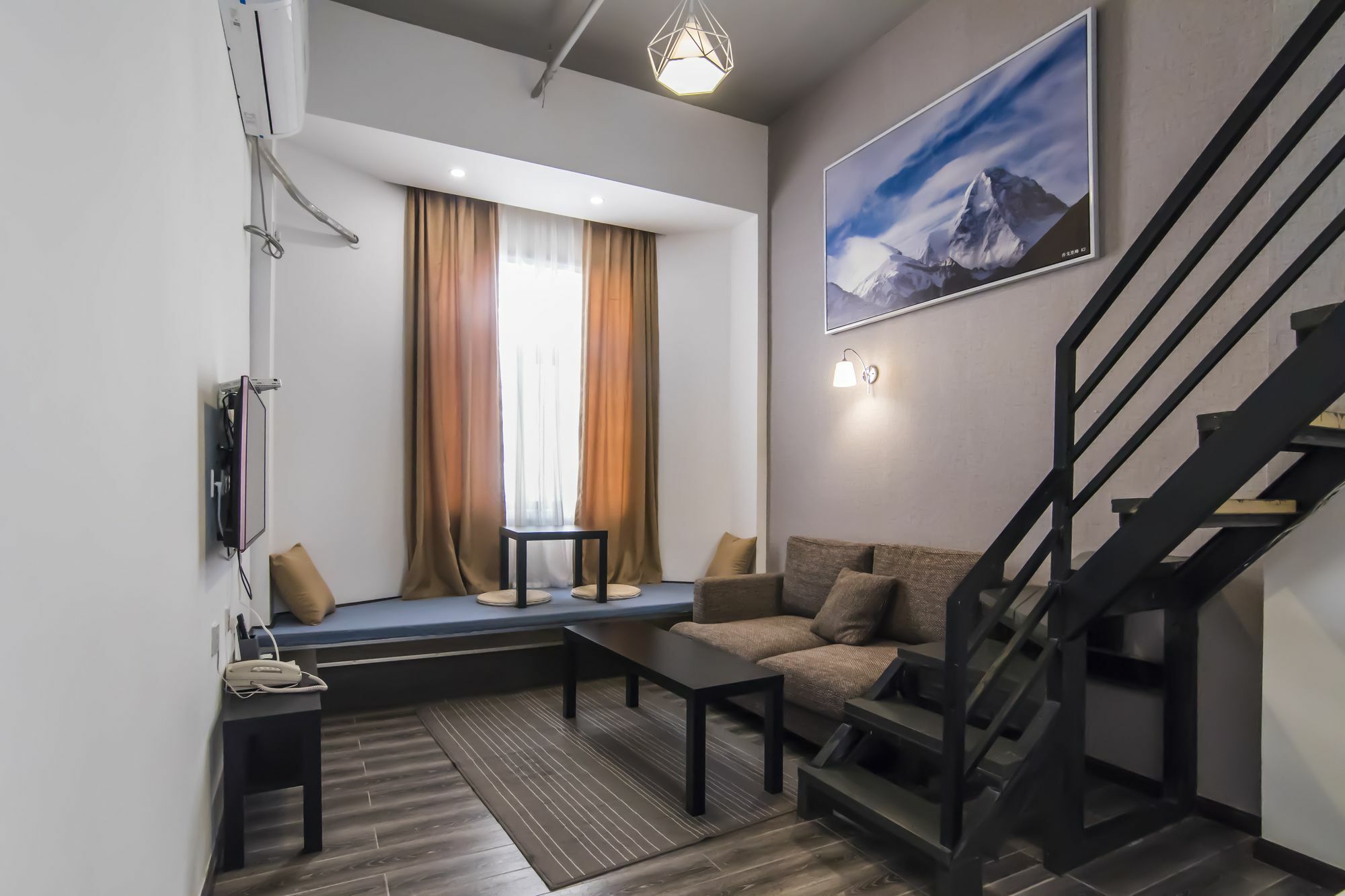 Masherbrum Outdoor Travelling Hostel เฉิงตู ภายนอก รูปภาพ