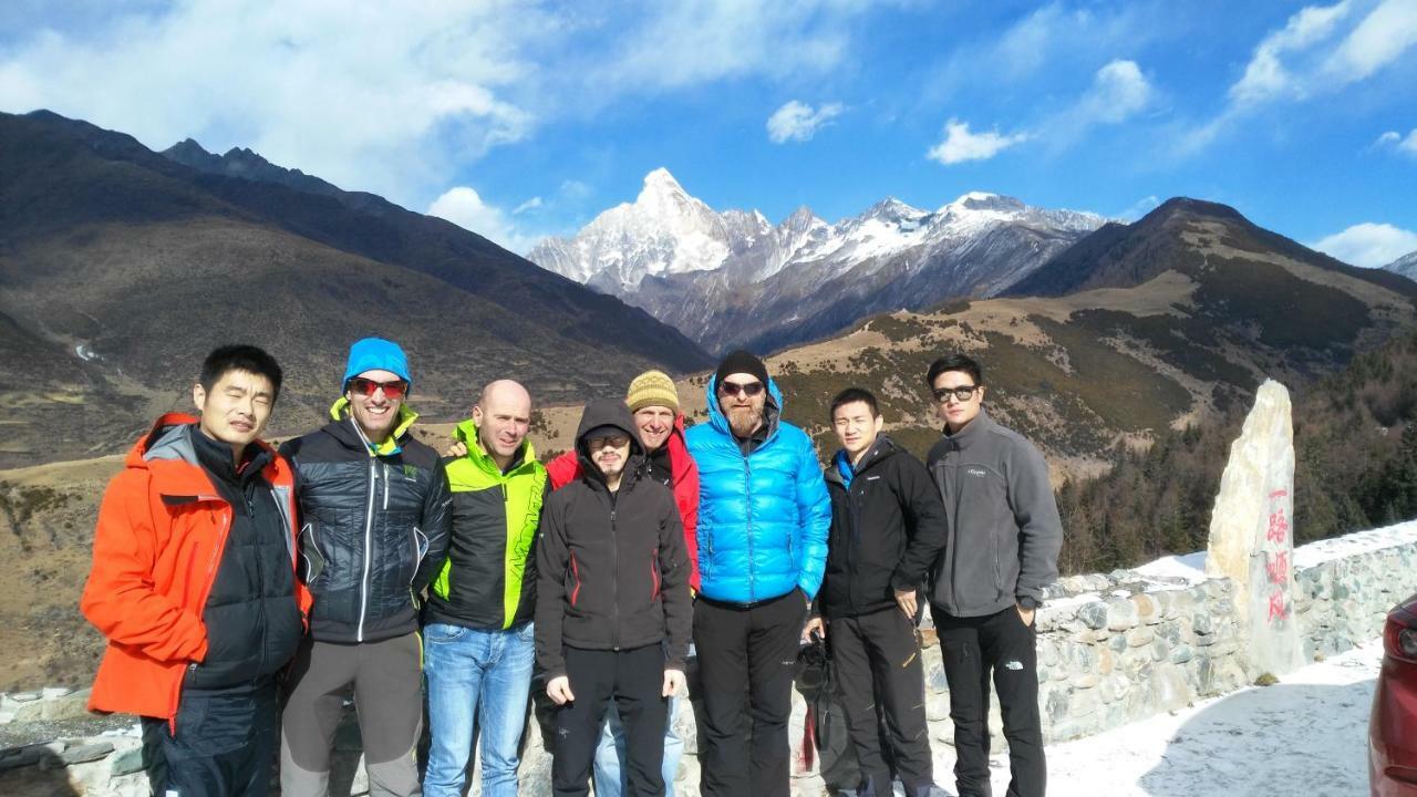 Masherbrum Outdoor Travelling Hostel เฉิงตู ภายนอก รูปภาพ
