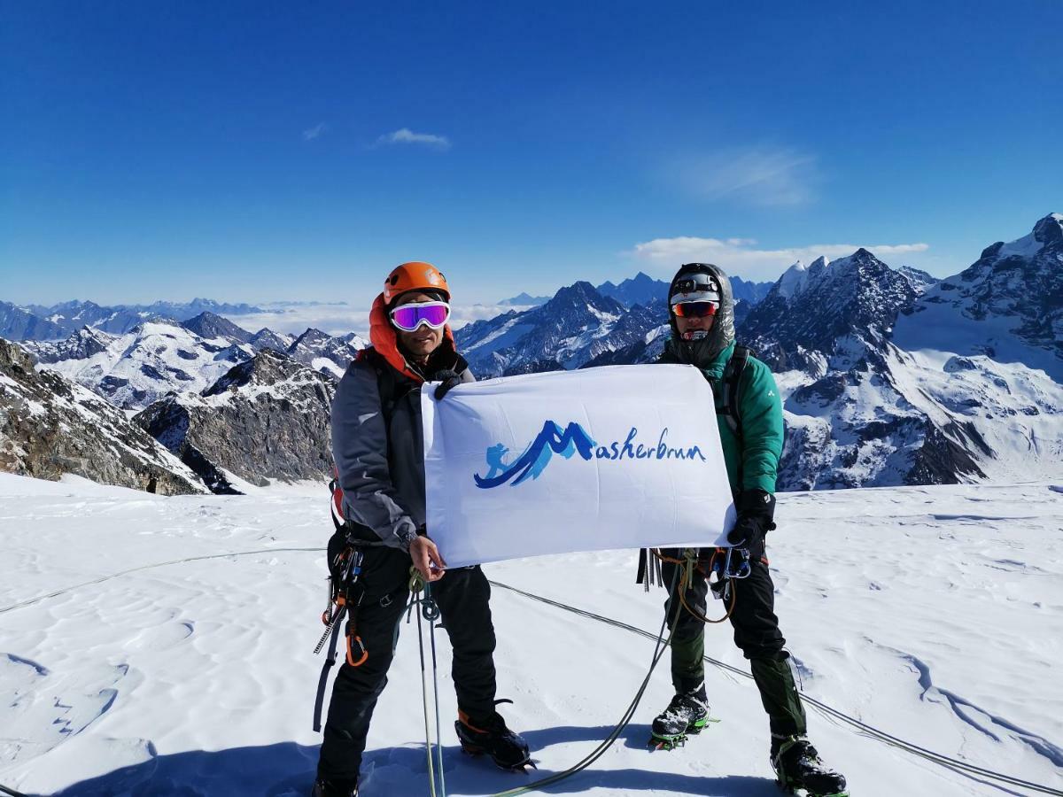 Masherbrum Outdoor Travelling Hostel เฉิงตู ภายนอก รูปภาพ