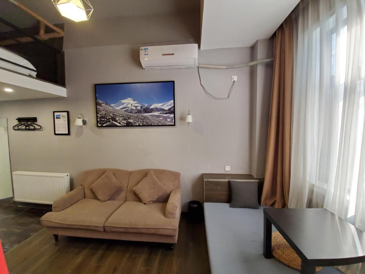 Masherbrum Outdoor Travelling Hostel เฉิงตู ภายนอก รูปภาพ